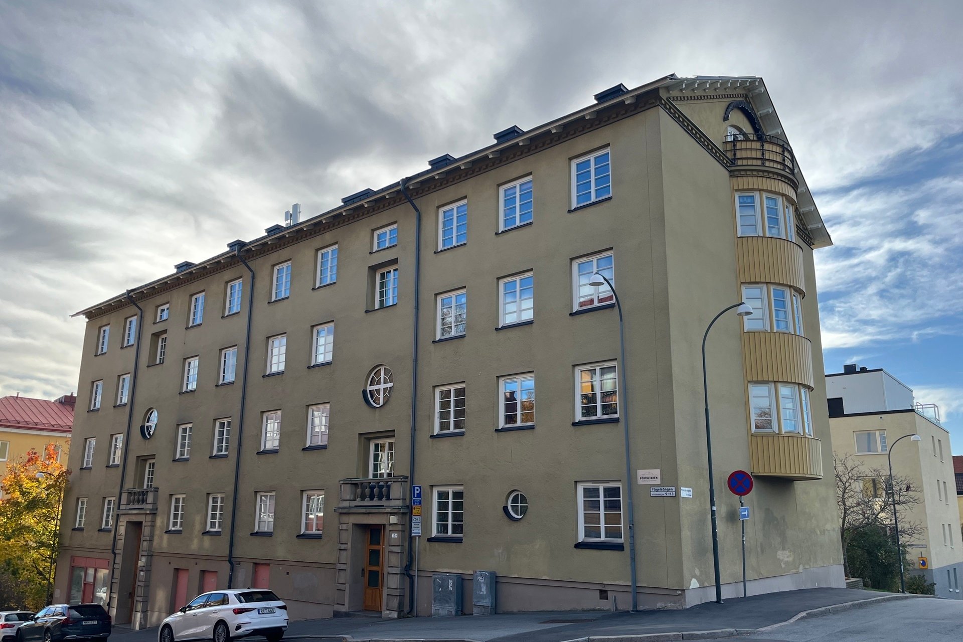 <span id="hs_cos_wrapper_name" class="hs_cos_wrapper hs_cos_wrapper_meta_field hs_cos_wrapper_type_text" style="" data-hs-cos-general-type="meta_field" data-hs-cos-type="text" >Grönskogen 1</span>