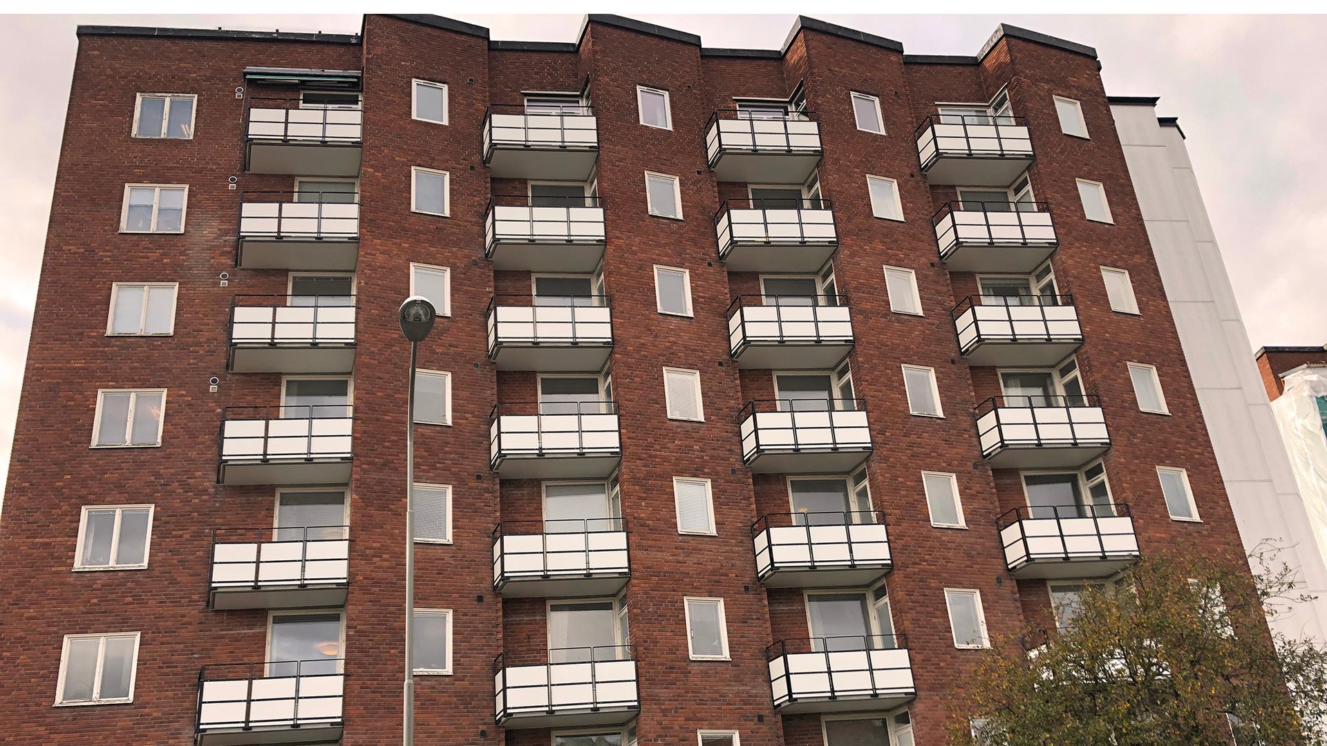 <span id="hs_cos_wrapper_name" class="hs_cos_wrapper hs_cos_wrapper_meta_field hs_cos_wrapper_type_text" style="" data-hs-cos-general-type="meta_field" data-hs-cos-type="text" >Lisebergs balkongrenovering</span>